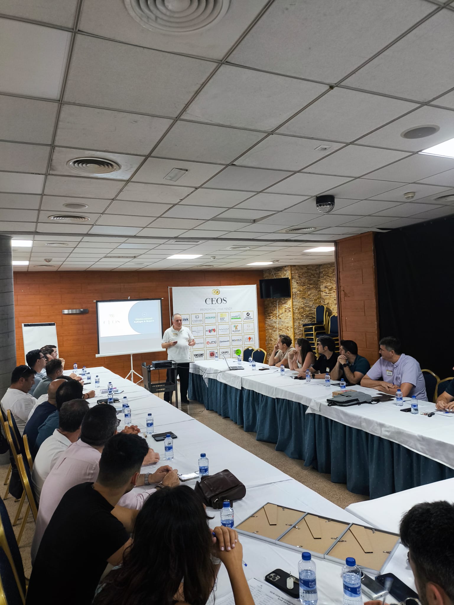 Reunión semanal CEOS — foto 3
